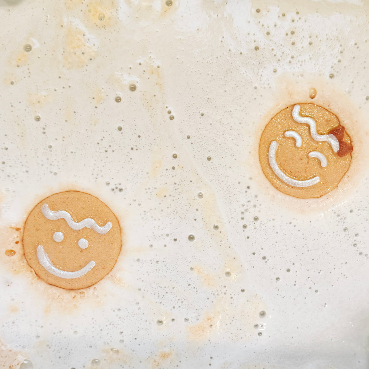 Natural Gingerbread Boy & Girl Prize Bath Bombs