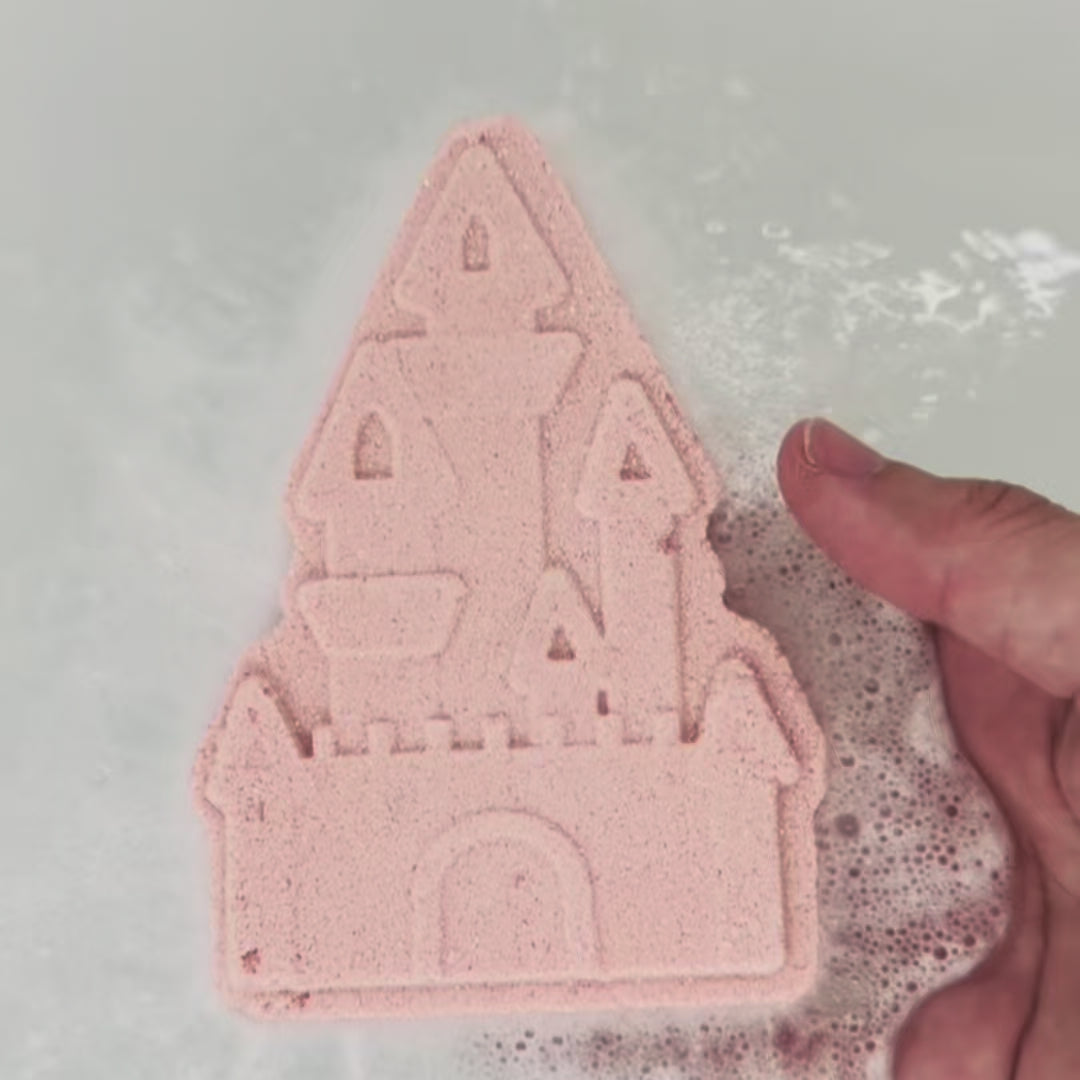 NATURAL Princess Castle Prize Bath Bomb
