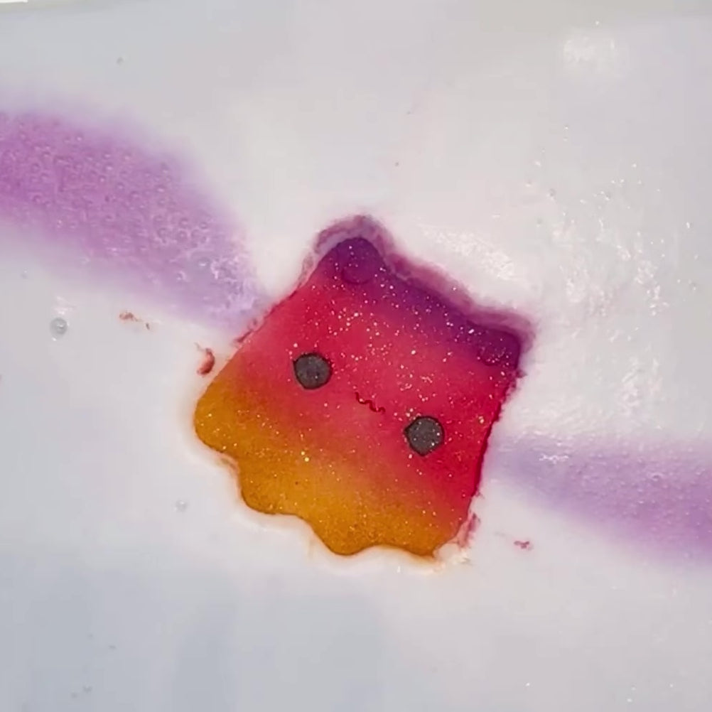 Ghost Kitty Prize Bath Bomb